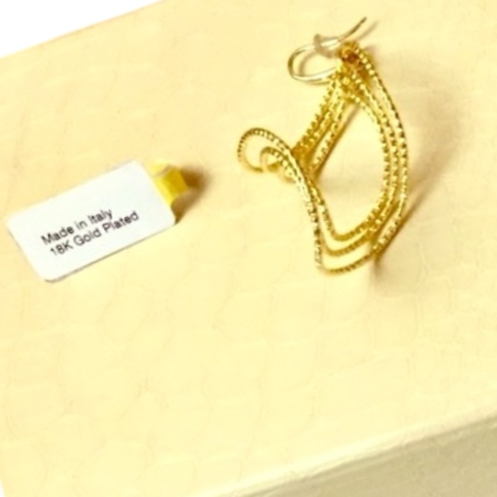 🆕 NWT 18K gold plated STATEMENT EARRINGS triple hanging earrings
